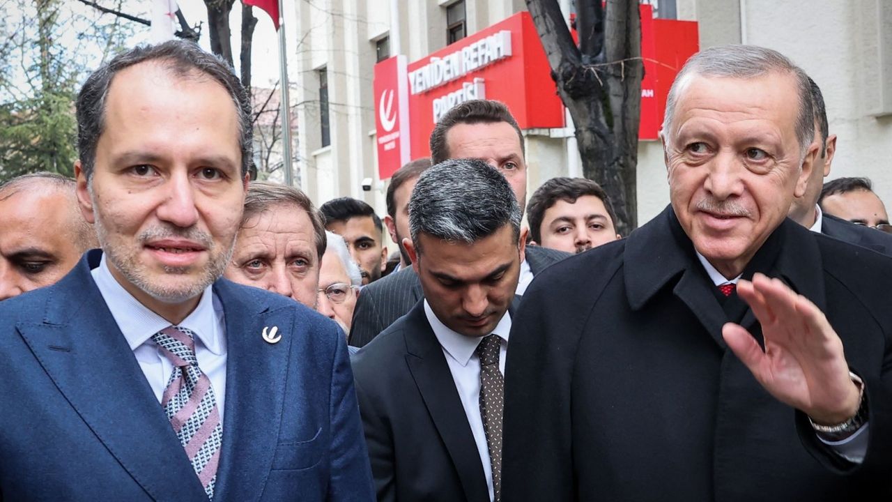 Fatih Erbakan yerel seçim kararıyla ters köşe yaptı